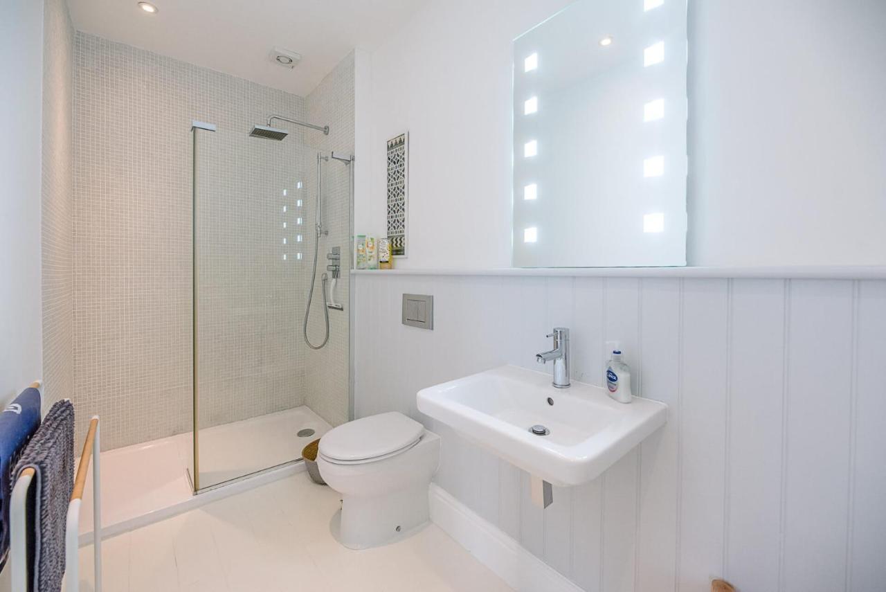 21 Park Lane, Holiday home *