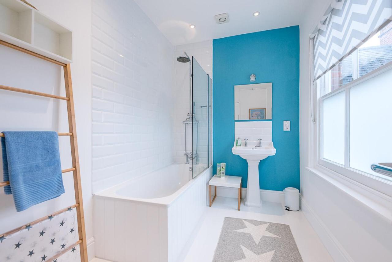 21 Park Lane, Holiday home *
